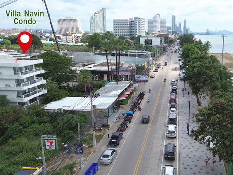 Beachfront condominium at Jomtien Beach, Villa Navin. Fully furnished, with a living area of 150.84 sq.m., featuring 3 bed and 3 bath.