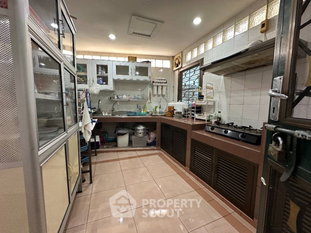 รูป ขายบ้าน 5 ห้องนอน ใน สะพานสูง กรุงเทพ (376 ตร.ม.) (ID 1453754) - รูปที่ 14/24