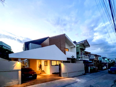 ขายบ้านเดี่ยว : 🏡 ขายบ้านเดี่ยว รีโนเวทใหม่ทั้งหลัง รามอินทรา 43 ติด 🚆 MRT มัยลาภ เพียง 100 ม