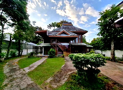 บ้านเดี่ยว ริมปิง ซูเปอร์มาเก็ท : ขายบ้านไม้สัก ต.สันผีเสื้อ อ.เมืองเชียงใหม่ ใกล้รร.นานาชาตินครพายัพ Nis พร้อมบ้าน 4 หลัง บรรยากาศร่มรื่น มีบ่อปลาพร้อมน้ำตกและสวนสวย