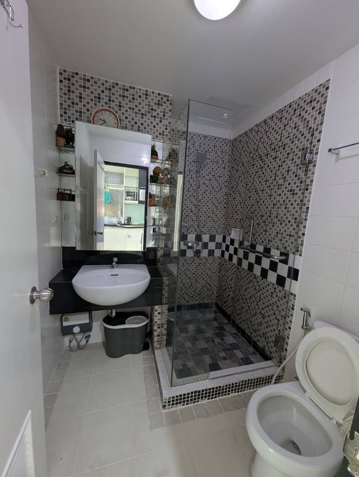 รูป Condo for Rent: Sukhumvit Plus Nearest BTS: Phra Khanong Station - รูปที่ 2/6