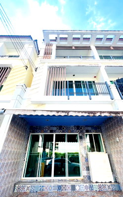 เช่าทาวน์โฮม ลาดปลาเค้า 77 : ให้เช่าทาว์นโฮม 3 ชั้น บ้านกลางเมือง เออบาร์เนียน เกษตร นวมินทร์