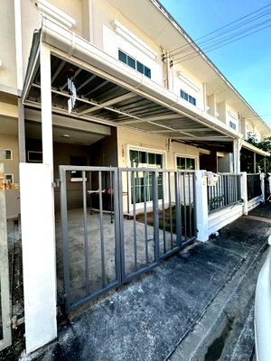 Townhouses for rent Kasetsart University Si Racha Campus : Townhome for rent in Sriracha, Sena Viva Sriracha-Assumption project, Chonburi.