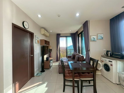 Selling The Sky Sriracha, a luxury condo. Beautiful unit, high floor, fully furnished and move in Ready