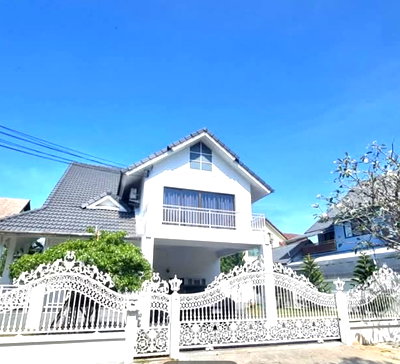 Houses for sale Chonburi : Luxury house For sale 3 bed room 2bath room 