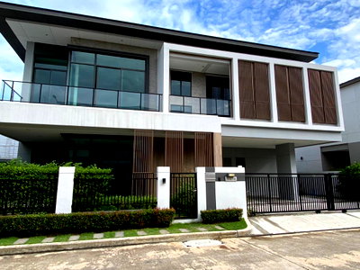 Houses for sale : Bangkok boulevard Ramkhamhaeng-Wongwaen CAPTIVATE | 370sqm.