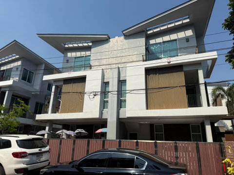 ให้เช่า บ้านแฝด 3 ชั้น โครงการ Grand I-Design วิภาวดีรังสิต Tel.0999983897