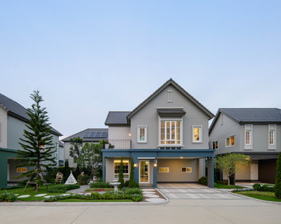 Saransiri Srinakarin-Praksa: Modern Farmhouse style single-family homes in a convenient location near BTS Praksa.