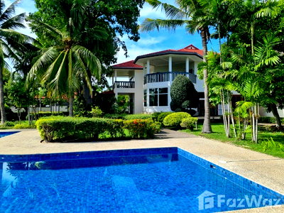 Houses for sale : Villa in Hua Hin in a residence area, 6 bedrooms, 425m2 1834394