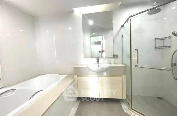 รูป คอนโด 2 ห้องนอน ให้เช่า ศิริ เรสซิเดนซ์ สุขุมวิท ใกล้ BTS พร้อมพงษ์ 200 ม. (ID 2548143) - รูปที่ 4/8