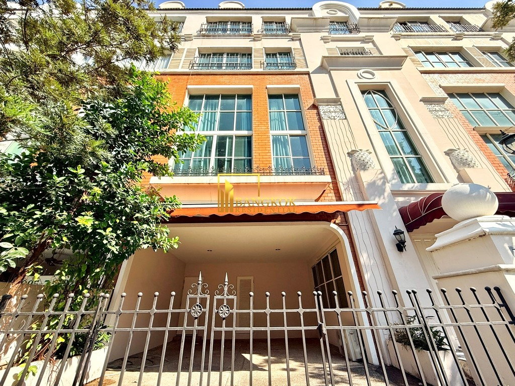 รูป Baan Klang Krung Thonglor | Spacious 4 Bedroom Townhouse - BR49072TH - รูปที่ 1/53