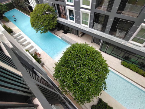 🎉ให้เช่า Plum Condo Mix Chaengwattana🎉 ✅ขนาด 26 ตรม. 1 ห้องนอน 1 ห้องน้ำ ✅ตึก C ชั้น 1 วิวสระ วิวสวน แบบ Exclusive 🏖🌿💦 Line @bzprOperty