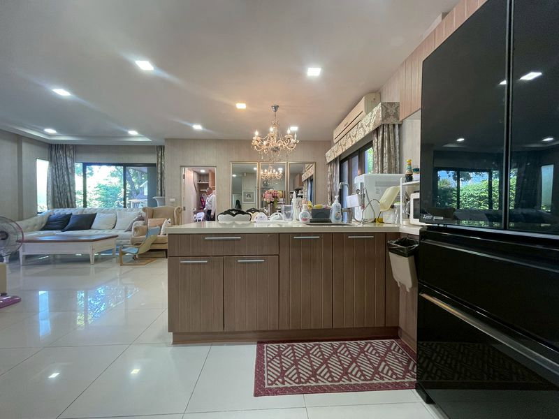 รูป 🏡 ขายบ้านหรู หลังมุม เกือบ 100 ตร.วา 🏠เศรษฐสิริ วัชรพล ❤️5 ห้องนอน 4 ห้องน้ำ ✨เพียง 12.50 ล้านบาท - รูปที่ 9/19