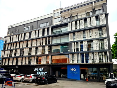Office for rent : Private office space for 2 employees in HQ SO24