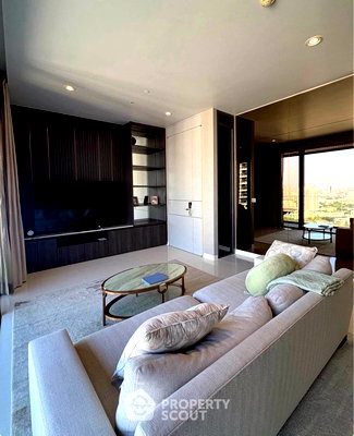 Condos for sale : Well-Priced 2-BR Condo At Vittorio Sukhumvit 39, 100m to BTS Phrom Phong (ID 2552650)