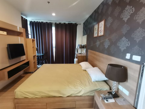 Available for rent! Rhythm Sukhumvit50 with 2 Bedroom 65sqm, Corner unit. Cozy living with a garden view. Ready to move in.