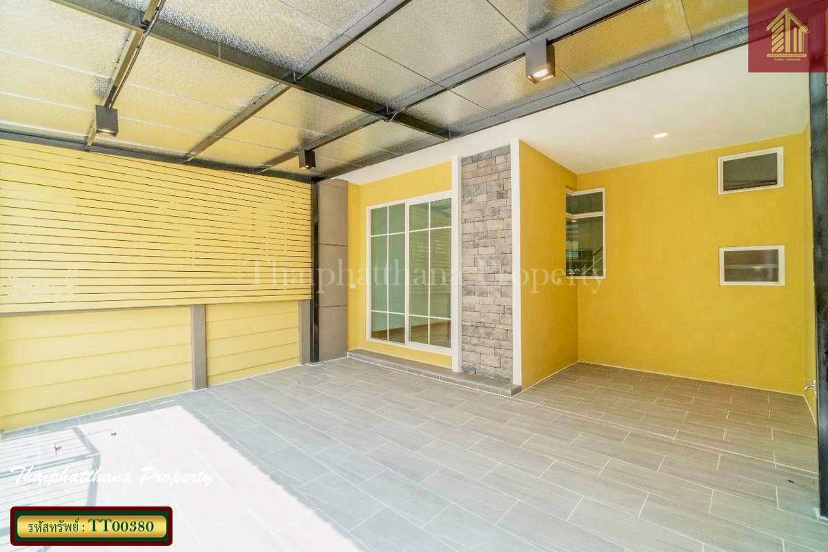รูป โกลเด้น ทาวน์ 2 อ่อนนุช-พัฒนาการ บ้านรีโนเวทใหม่ พร้อมเข้าอยู่ - รูปที่ 2/12
