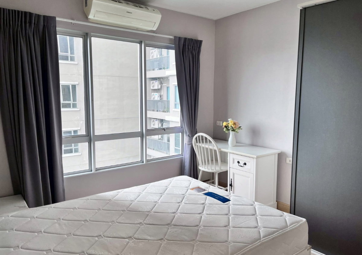 picture Motif.                      Condo - 9/15
