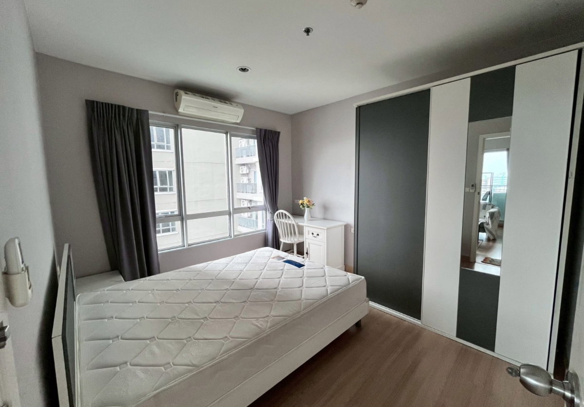 picture Motif.                      Condo - 10/15