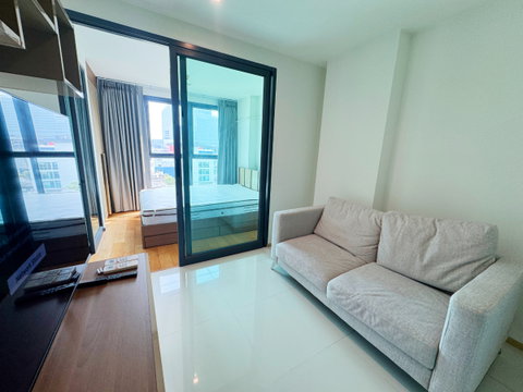 ⚡⚡ให้เช่าด่วน!! คอนโด HUE SUKHUMVIT62/3 1 ห้องนอน 1 ห้องน้ำ ชั้น 8 ขนาด 27 ตร.ม. ติด BTS ปุณณวิถี เพียง 11,000 บาท ⚡⚡