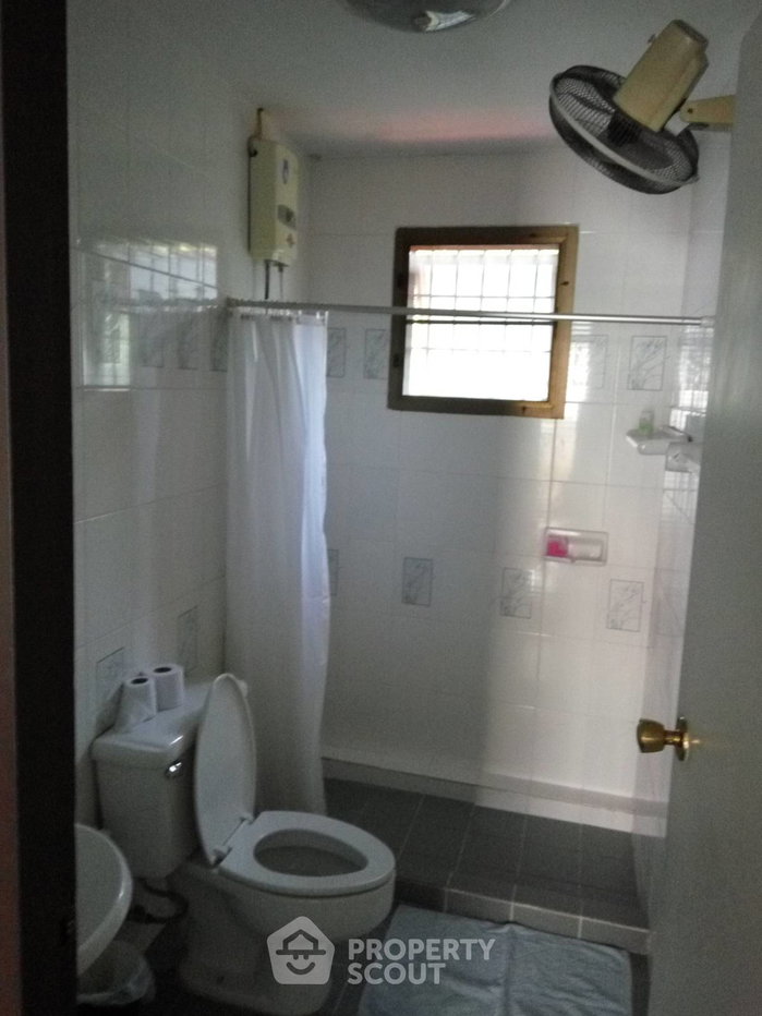 รูป บ้านเช่า 4 ห้องนอน ใน ฮินวง นิเวศ โครงการ บ้านอำพฤ ชลบุรี นาจอมเทียน สัตหีบ (ID 1377764) - รูปที่ 18/19