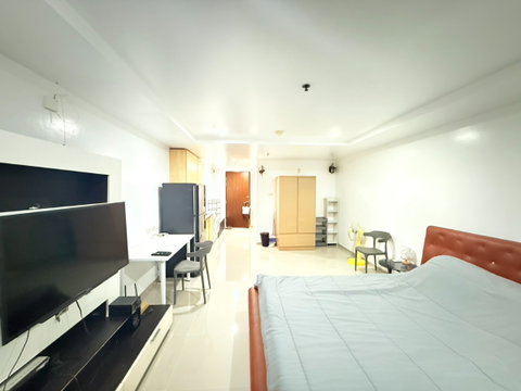 Trendy Condo. studio 35sq.m.  Line id: @pfagent