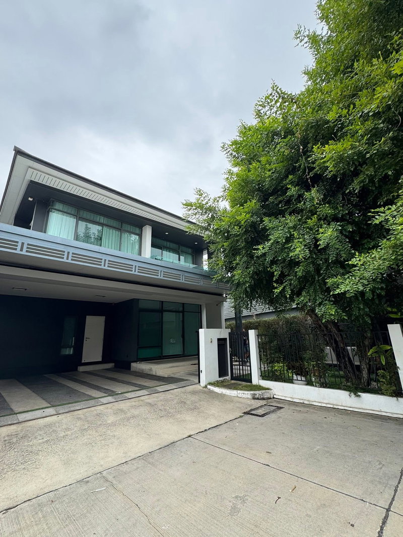 ขายบ้านเดี่ยว : ขายบ้านเดี่ยว เศรษฐสิริ กรุงเทพกรีฑา ที่ดิน 70 วา แปลงริม 4 ห้องนอน ใกล้ Brighton