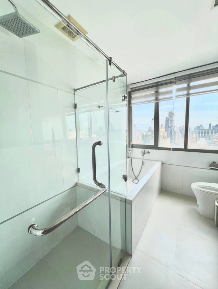 รูป คอนโดสองห้องนอน ชั้นยี่สิบแปด Thru Thonglor ย่านบางกะปิ (ID 2561002) - รูปที่ 4/7