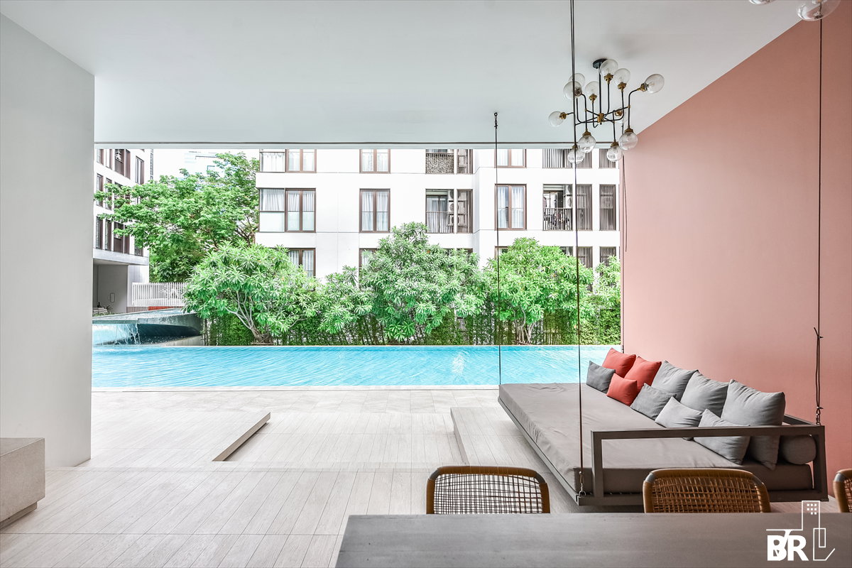 รูป 💎 Stylish Unit with Pool View 🏊♂️ Chapter Thonglor 25 near Bts Thonglo - รูปที่ 7/10