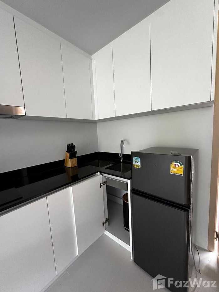 picture High Floor Mountain View Condo 1751810 - 7/14