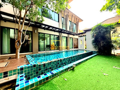 เช่าบ้านเดี่ยว ถนนเพชรบุรี กรุงเทพฯ : Willow 49 | Beautiful 4 Bedroom Pool Villa For Rent in Thonglor - BR8378SH