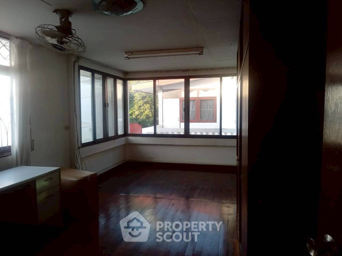 รูป บ้านเช่า 3 ห้องนอน ใกล้ MRT ลาดพร้าว โซนชมพ์พร จตุจักร (ID 2561971) - รูปที่ 4/5