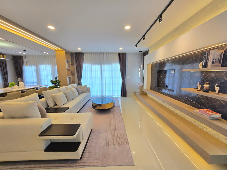 Houses for sale : CENTRO BANGNA Fully furnished (4Bed 4Bath) Sale 18.5MB▫️Line: @sanhaproperty📲092-6242892 Code:SHW066