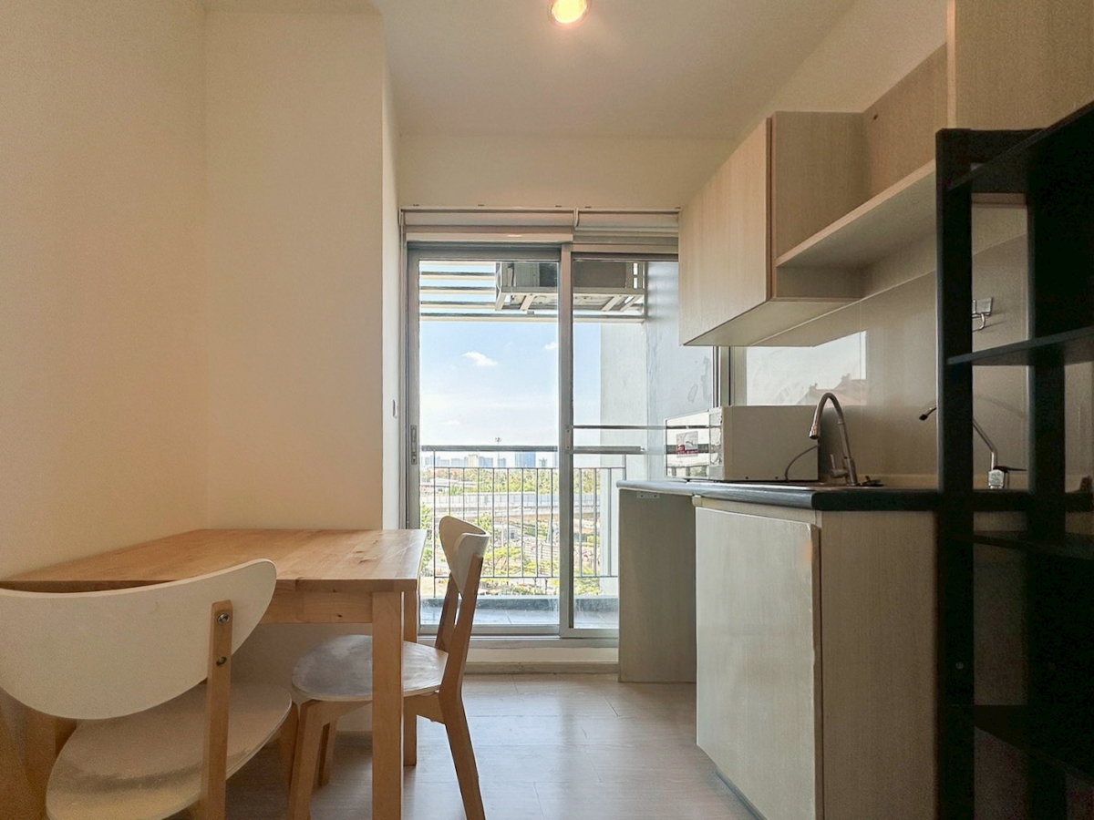picture Aspire Sathorn -                Taksin - 4/17