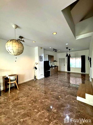 Townhouses for rent วิทยาลัยดุสิตธานี : 4 beds - 5 baths - 30meter to MRT 1853230