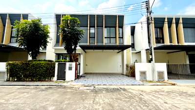 Houses for sale Asian Institute of Technology (AIT) : For sale: 2-storey detached house in Aq Chedi Village (Krisada Grand Park), near Thammasat University, Khlong Luang, Pathum Thani.