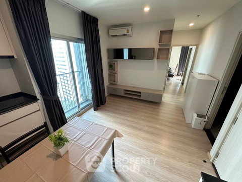 คอนโด 2 ห้องนอน Noble Revolve Ratchada ใกล้ MRT 200 ม. (ID 2073924)
