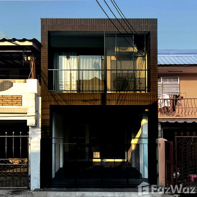 Townhouses for rent วิทยาลัยดุสิตธานี : 2 Bedroom Townhouse for rent in Bang Chak, Bangkok  1774328
