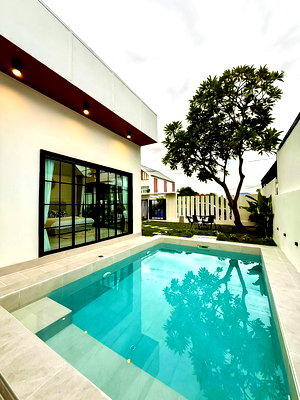 เช่าบ้านเดี่ยว ชลบุรี : Modern Pool villa for Rent in Siam Country Club East Pattaya