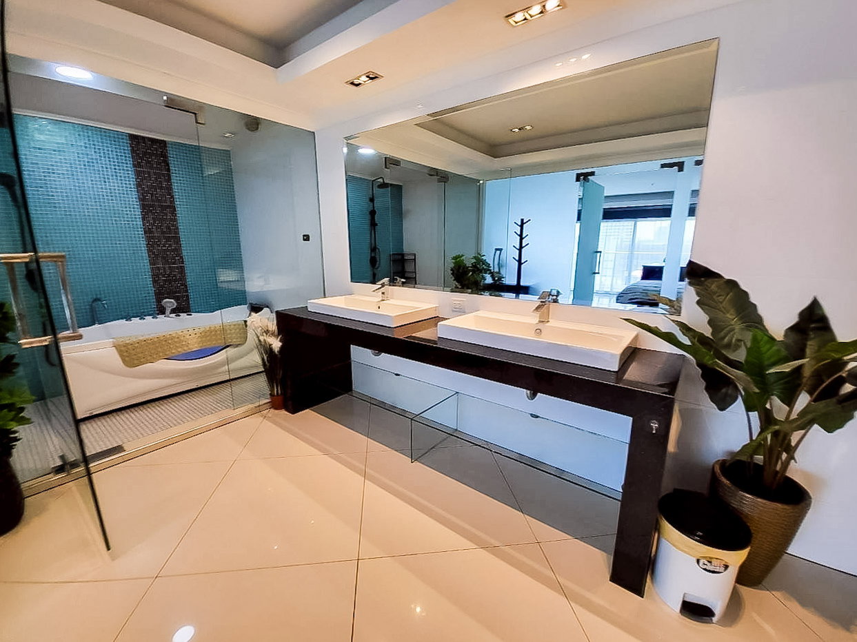 รูป Condominium at View Talay 6 Pattaya for Sale Beachfront Unit - รูปที่ 16/21