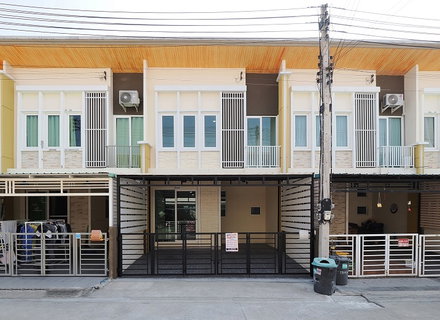 ขายราคาพิเศษ ทาวน์เฮ้าส์ 2 ชั้น ม.โกลเด้นทาวน์ โครงการ2 ขนาด 19.2 ตร.ว. 4นอน 2น้ำ บ้านหน้ากว้าง รีโนเวทใหม่ พร้อมเฟอร์ [พระราม2-พันท้ายนรสิงห์]