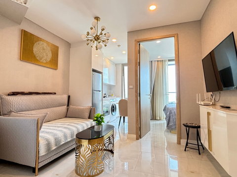 Copacabana Beach Jomtien One Bedroom Unit for sale in Jomtien