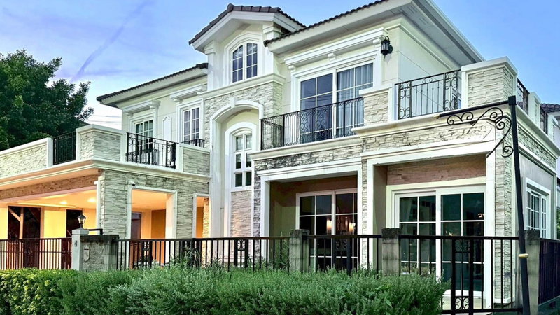 Houses for rent : Luxury Corner Detached House for Rent at Grandio Lat Phrao–Kaset Nawamin | 3 Bedrooms 264 sq.m.