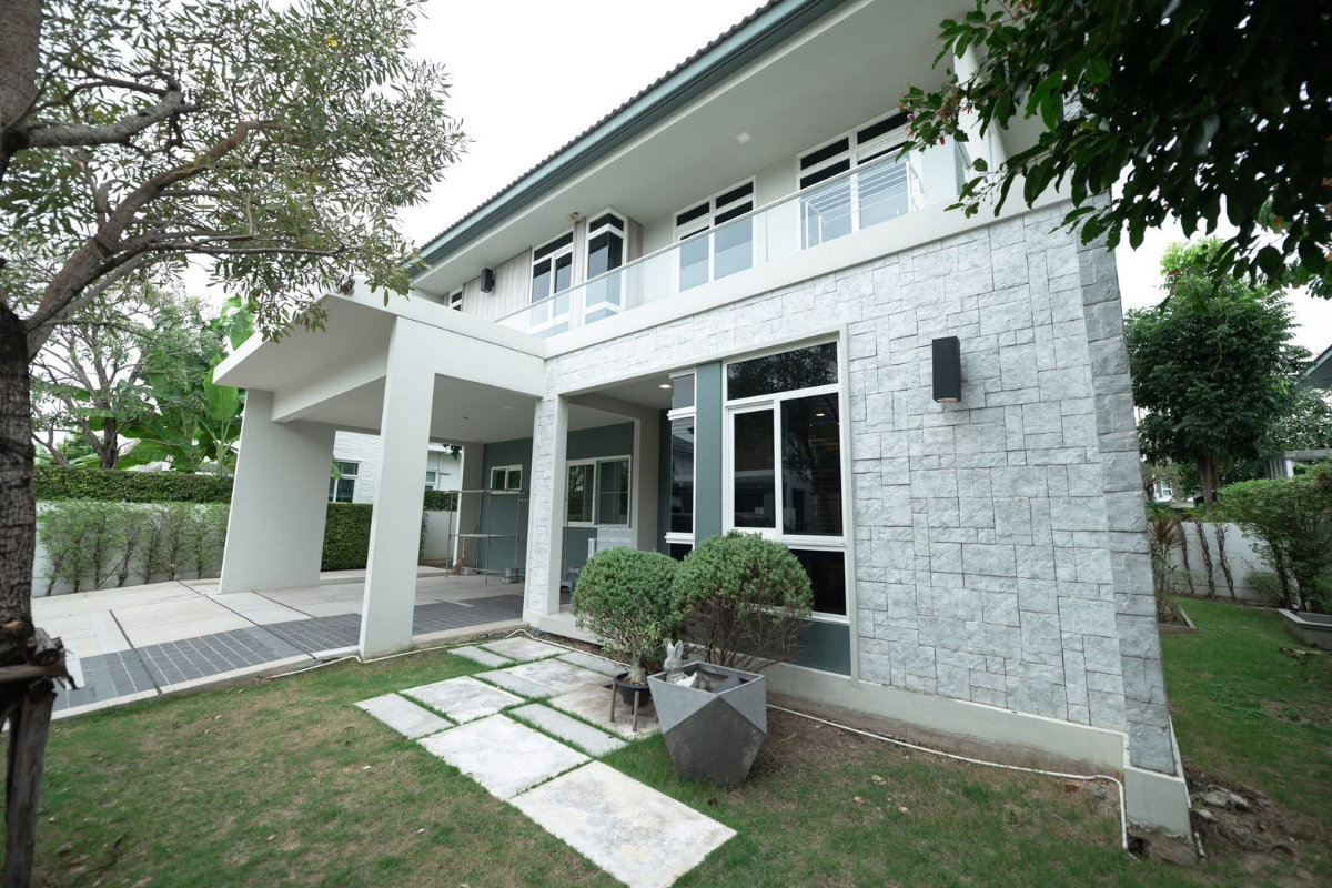 picture Mantana Bangna-         Wongwaen  - 2/17