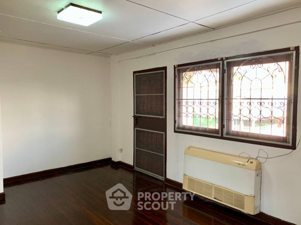 รูป บ้านเดี่ยว 4 ห้องนอน ขาย ในบ้านใหม่ ปากเกร็ด นนทบุรี (325 ตร.ม.) (ID 1414597) - รูปที่ 14/18