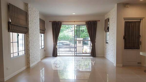 picture 5-BR House 220 Sqm For Sale In Bang Phlap, Pak Kret, Nonthaburi (ID 1174309) - 9/16
