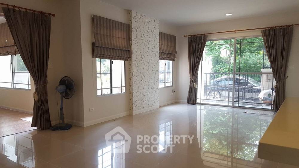 picture 5-BR House 220 Sqm For Sale In Bang Phlap, Pak Kret, Nonthaburi (ID 1174309) - 5/16