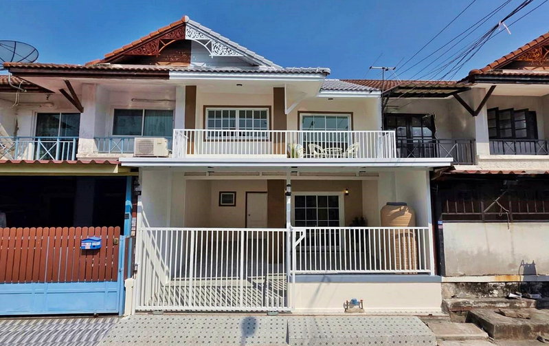 ขายทาวน์โฮม : บ้านสวยจริง  หน้ากว้าง 6 เมตร  3 ห้องนอน  หมู่บ้านพฤกษา 3  ถนนวัดลาดปลาดุก  บางบัวทอง  