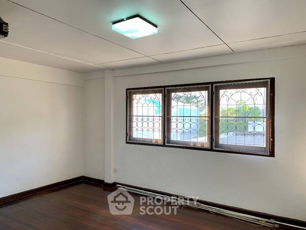 รูป บ้านเดี่ยว 4 ห้องนอน ขาย ในบ้านใหม่ ปากเกร็ด นนทบุรี (325 ตร.ม.) (ID 1414597) - รูปที่ 13/18