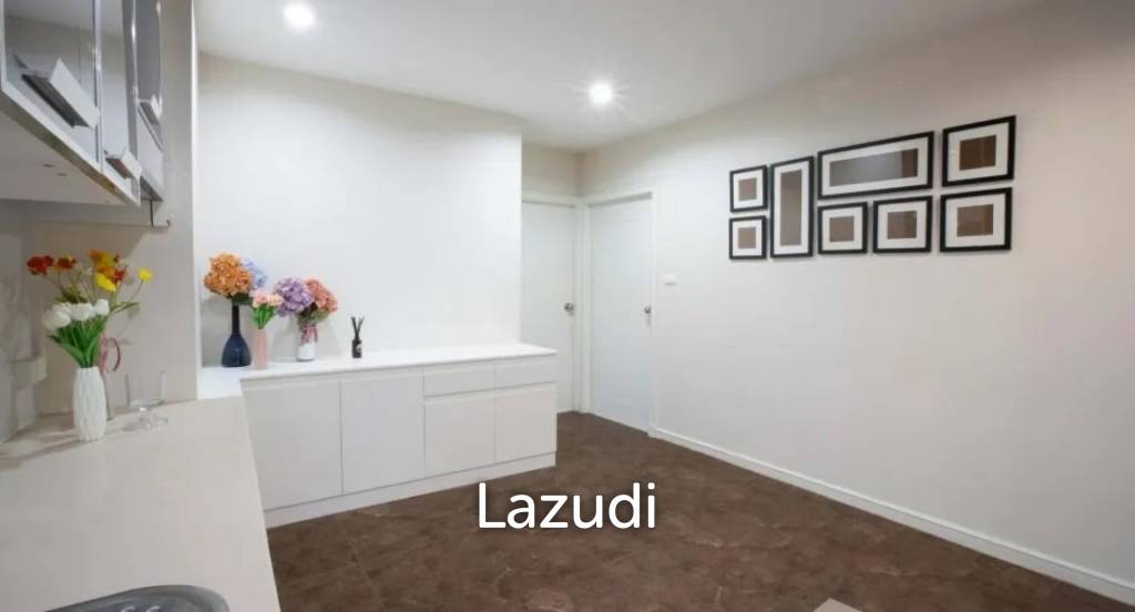 รูป Modern 100 sqm Condo at Chamchuri Square Residence Pathum Wan - รูปที่ 5/9